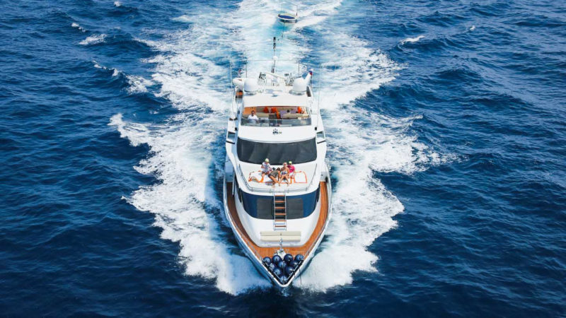 Alquiler super yacht eventos en Barcelona para 50 personas